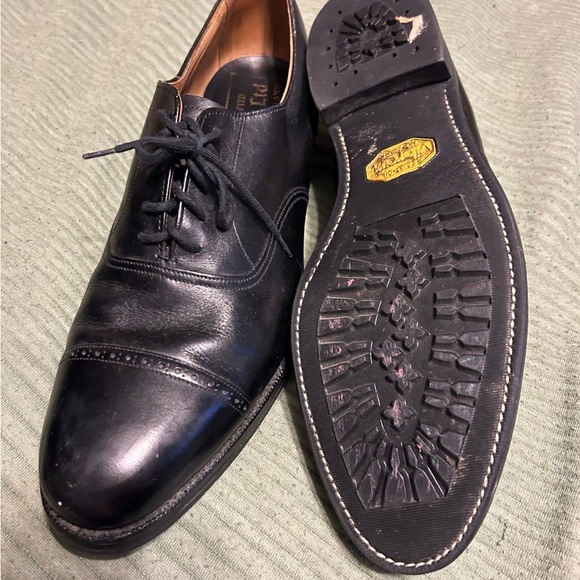 Handcrafted Barrier Ltd made in England dress shoes size 10.5